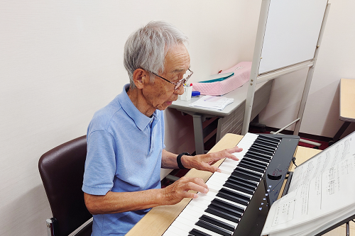 Yuuna Música 音楽おたすけ教室 シニアレッスン風景